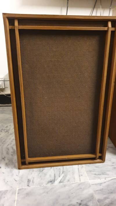 Akai sw 176 speakers