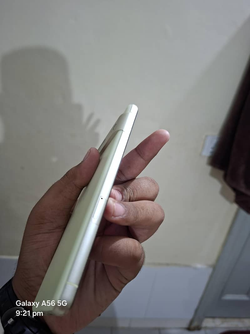 Google Pixel 7 4