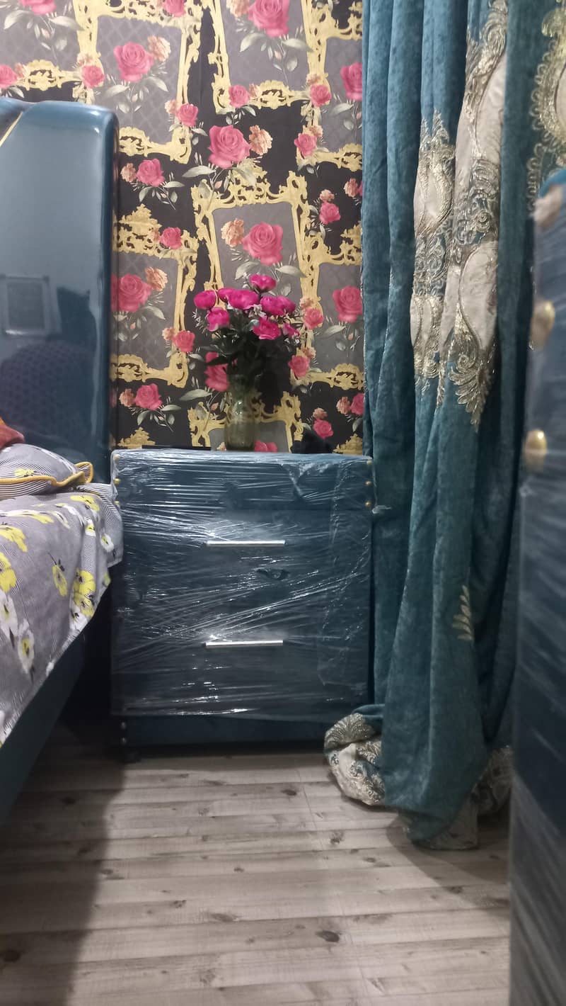 bed and dressing table 3