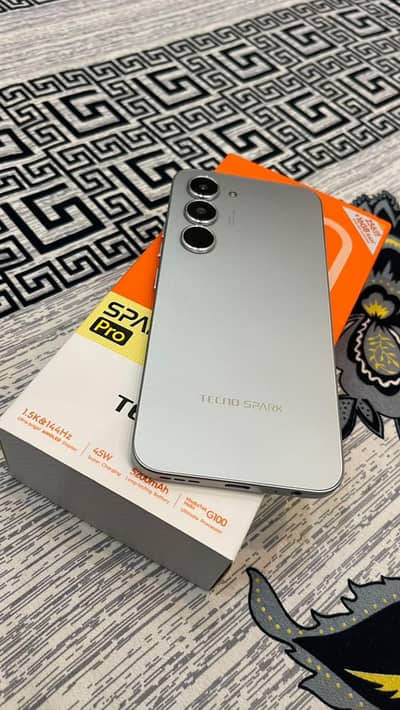 Tecno Spark 40 pro