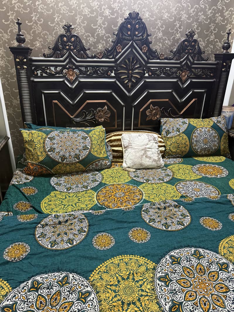 Bed with dressing 0