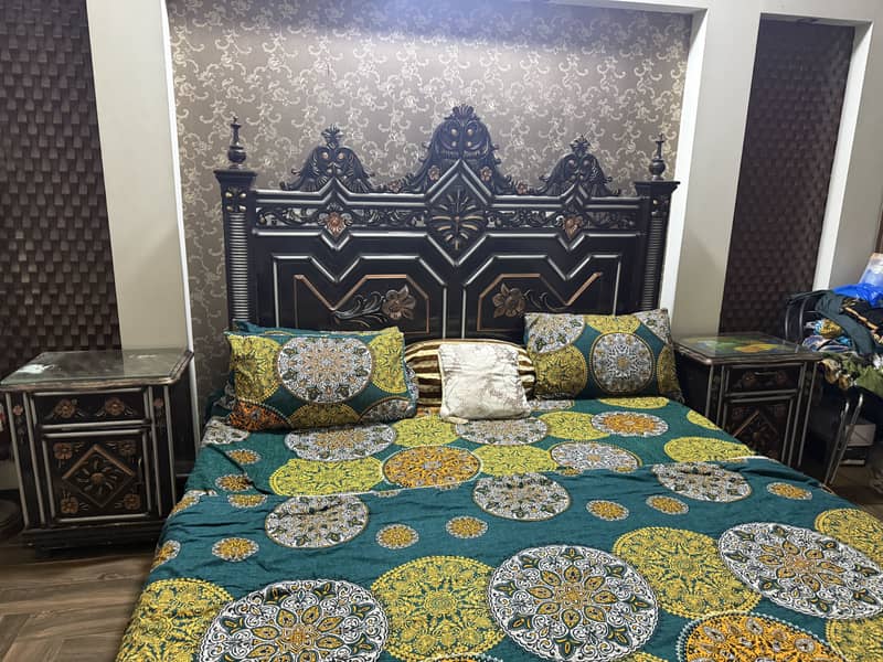 Bed with dressing 4