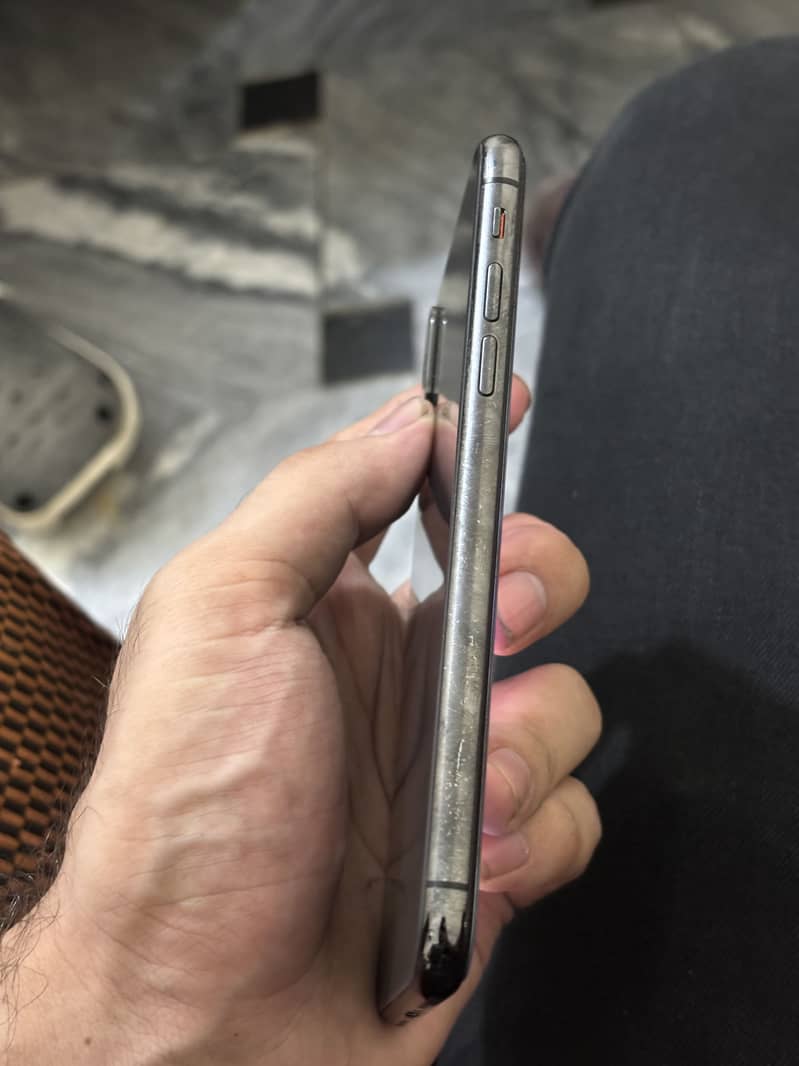 Apple iPhone X 2