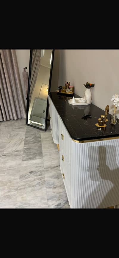 Side tables and dresser with round and standing mirror