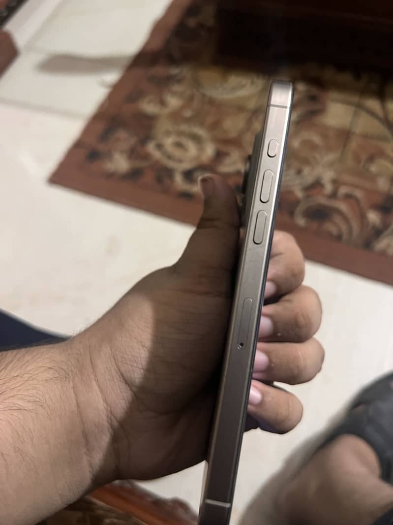 Apple iPhone 15 Pro Max 1