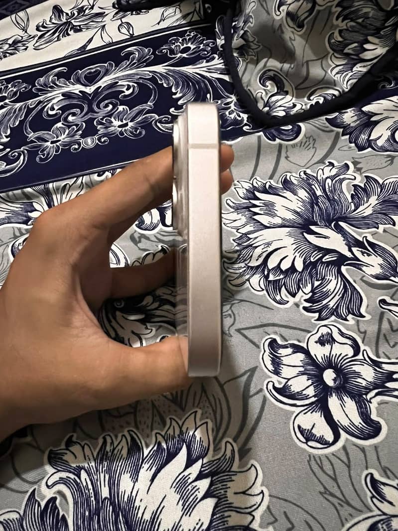 Apple iPhone 14 0