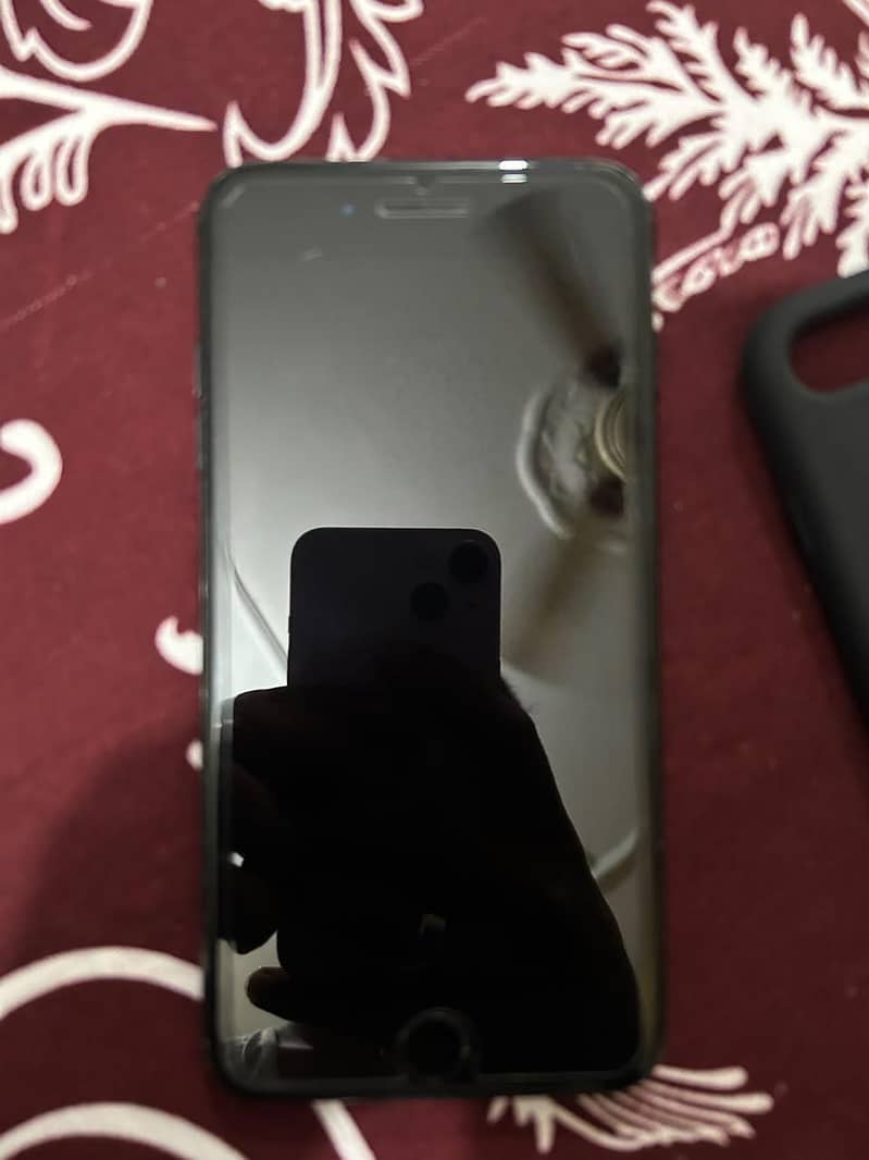 Apple iPhone 7 Plus 1