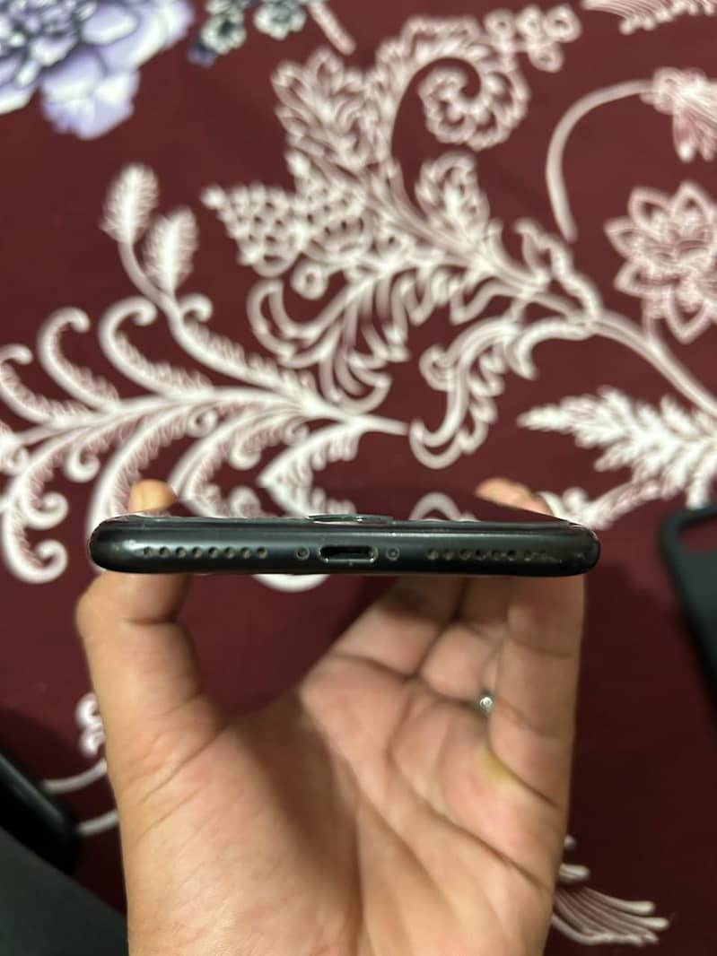Apple iPhone 7 Plus 3