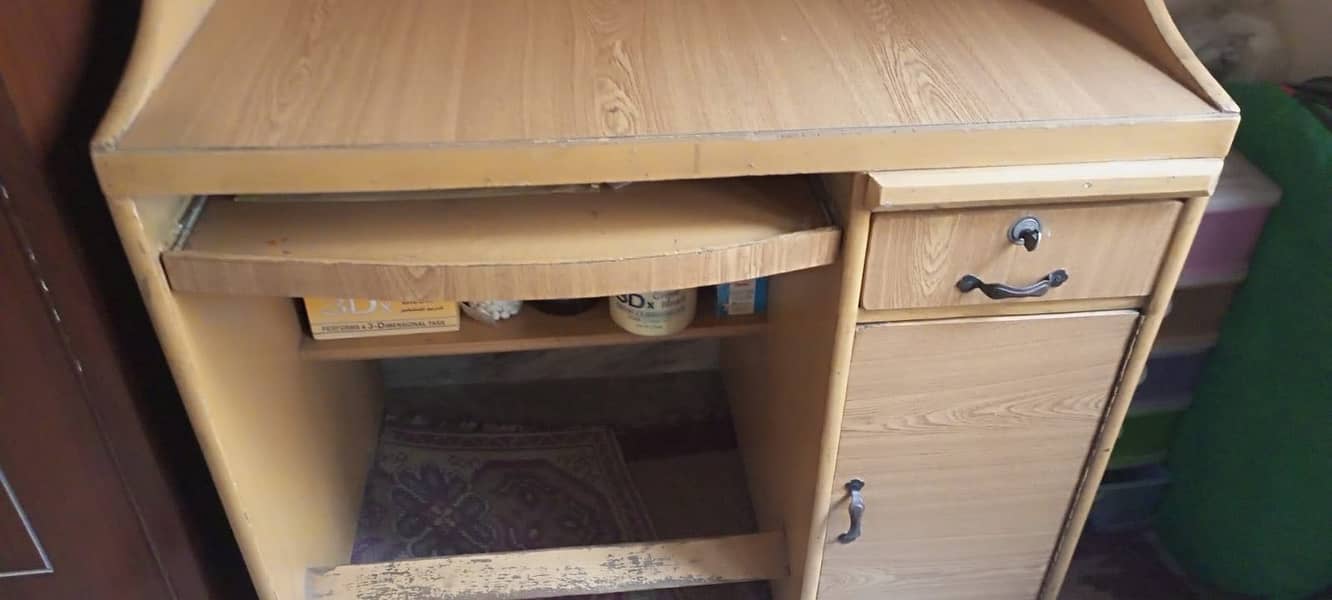 Computer table new condition all ok 0