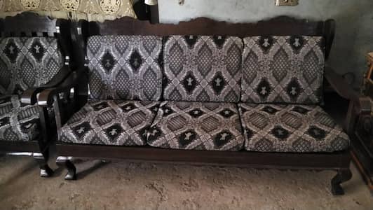 Good condition sofa set only price 25000 Ph 03007350247