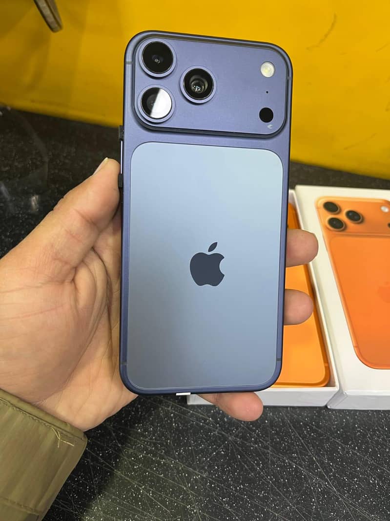 Apple iPhone 17 Pro Max 2