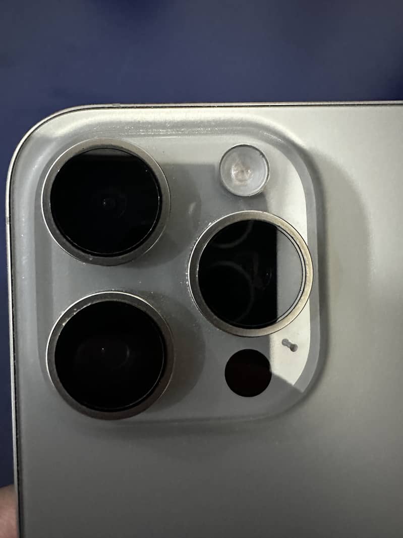 iPhone 15 pro max 0
