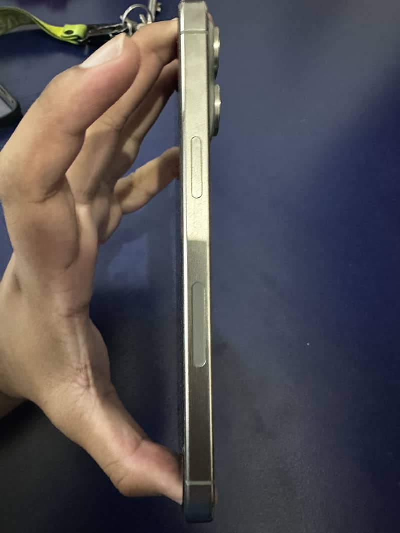 iPhone 15 pro max 5