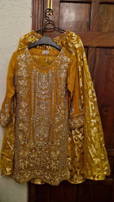 Parinaz Mustard Gold 3-Piece Heavy Embroidered Formal Suit – Small (S