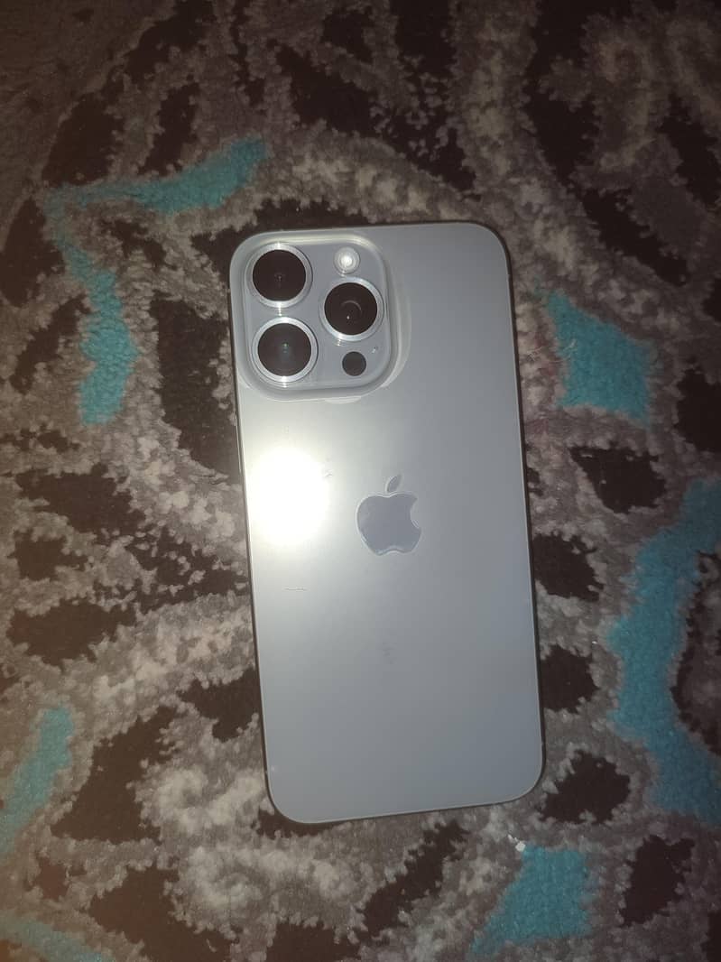 Apple iPhone 15 Pro Max 0