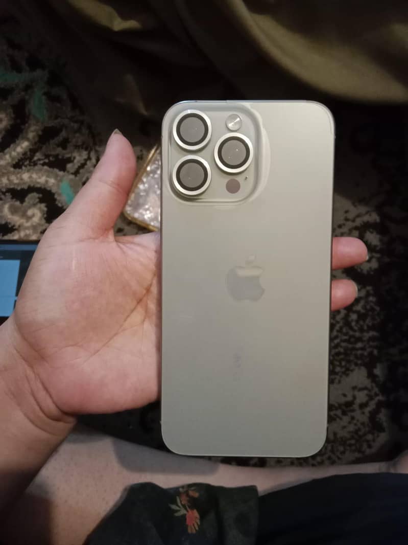 Apple iPhone 15 Pro Max 1