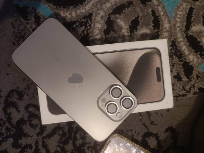 Apple iPhone 15 Pro Max 6
