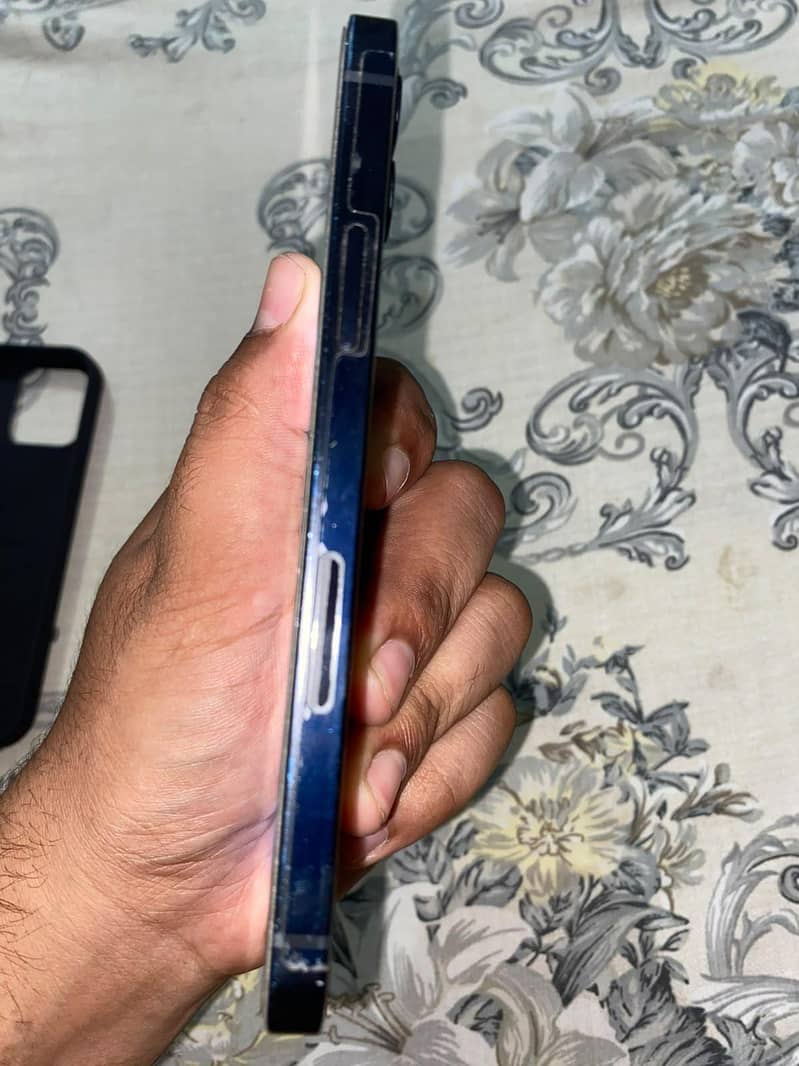 Apple iPhone 12 5