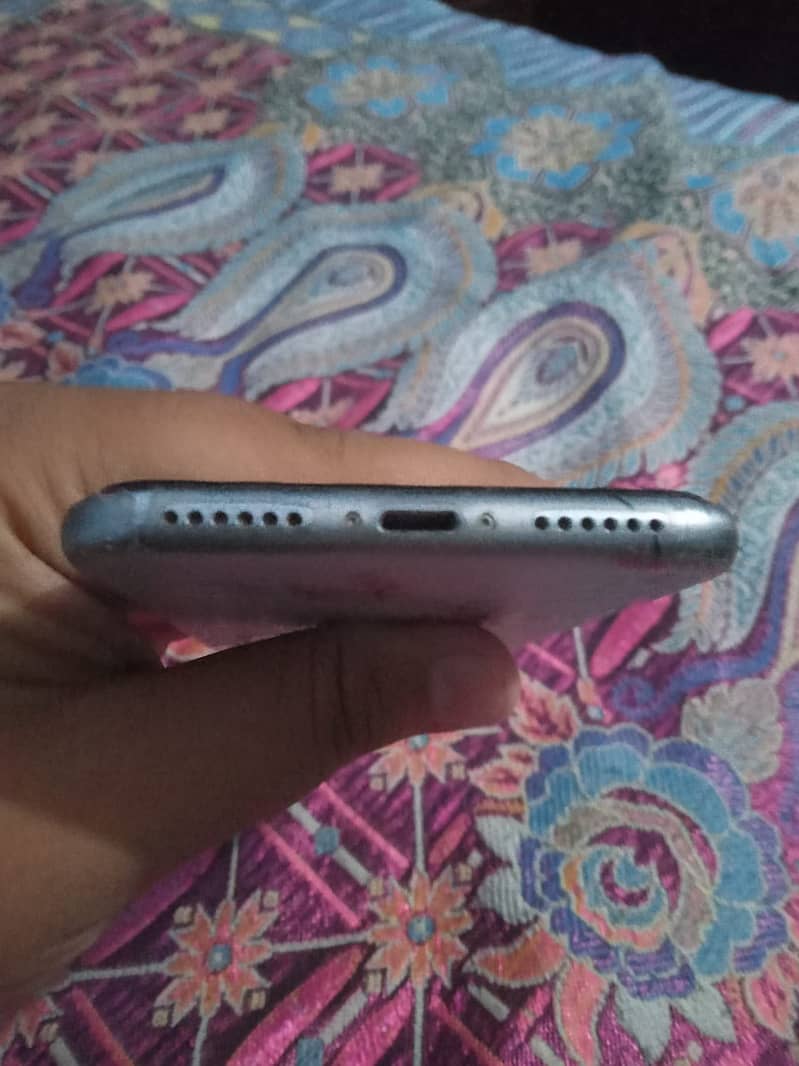 Apple iPhone X 3