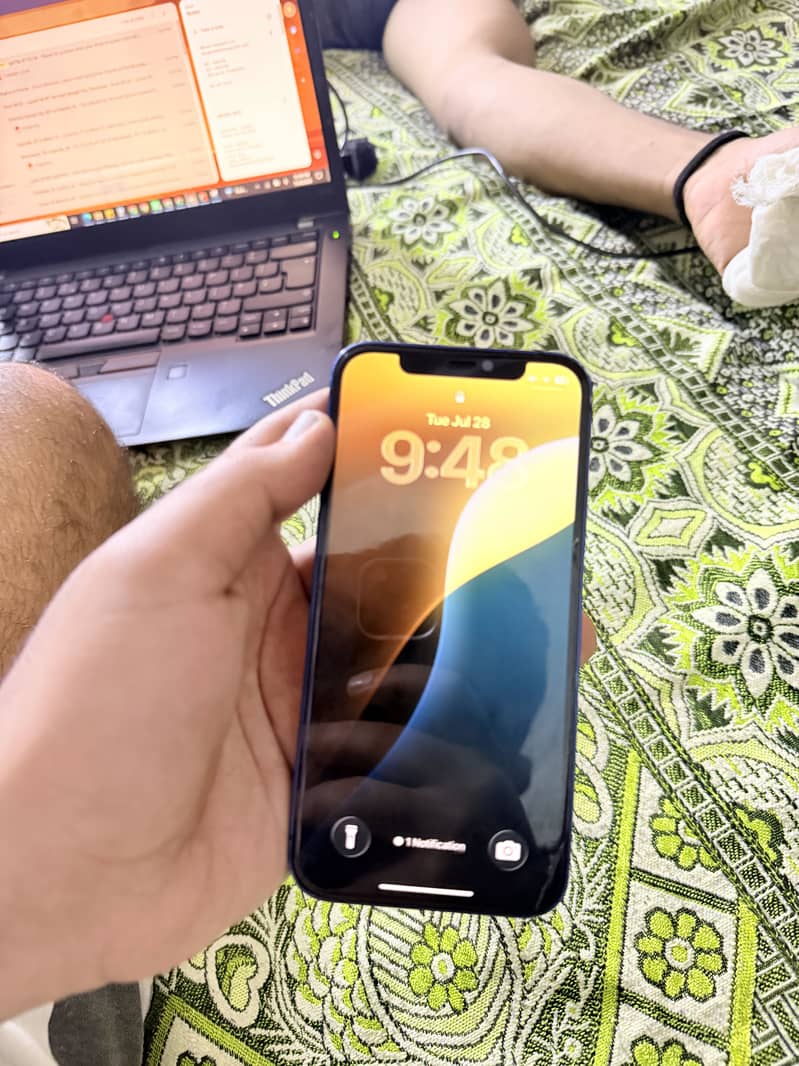 Apple iPhone 12 6
