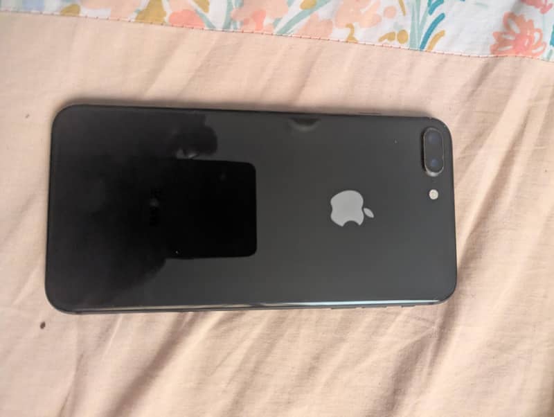 Apple iPhone 8 Plus 0