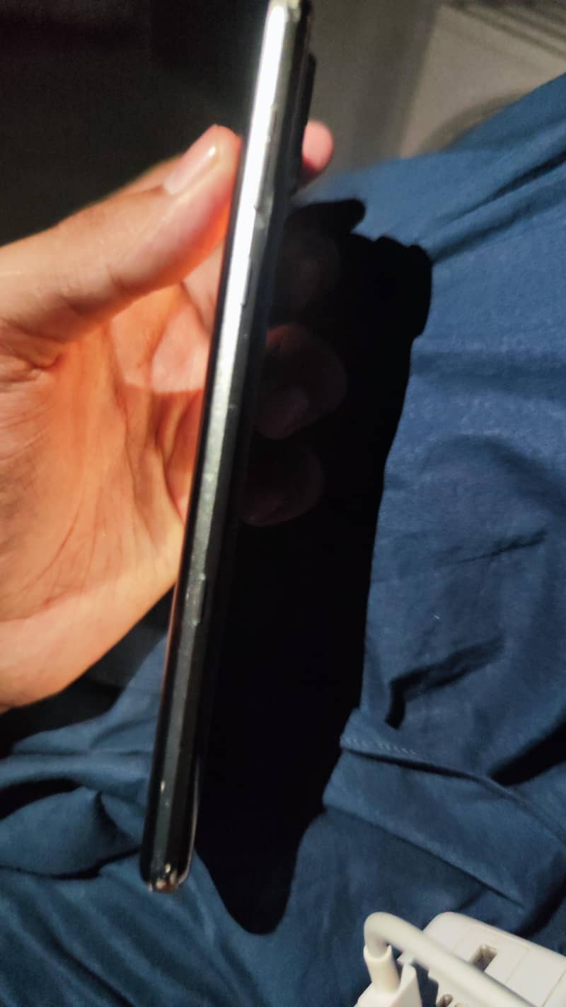 Sharp Aquos R3 1