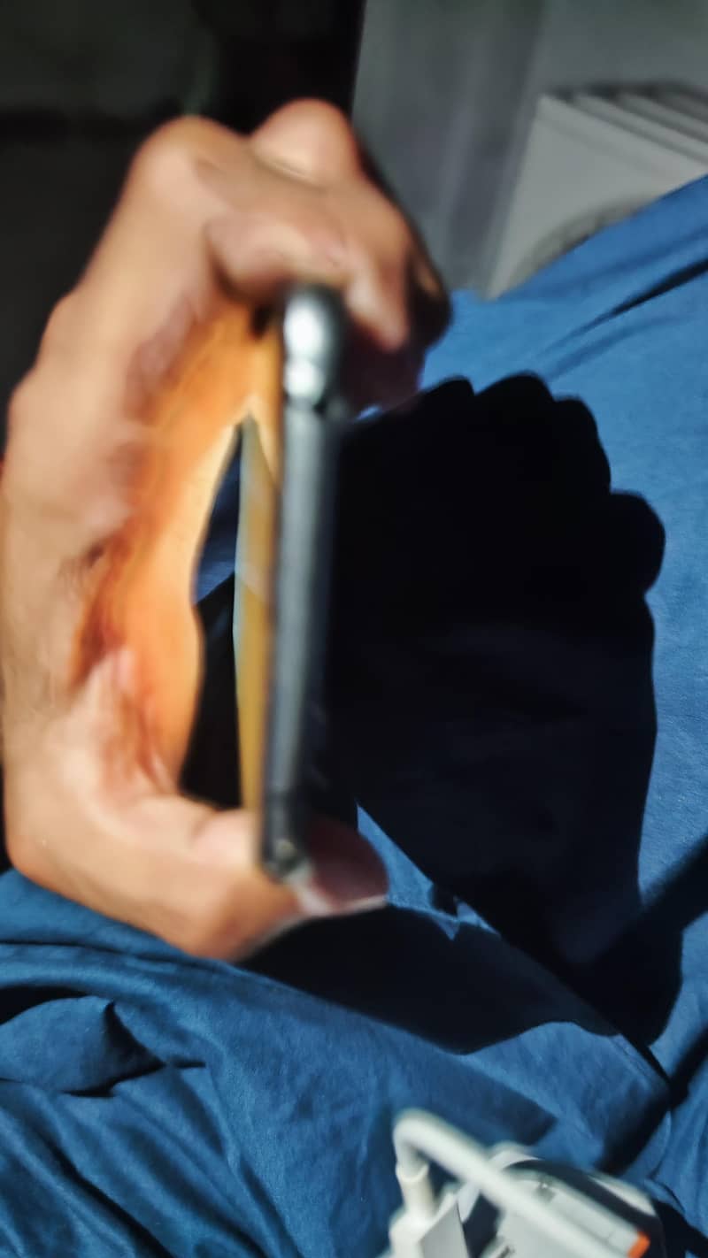 Sharp Aquos R3 2