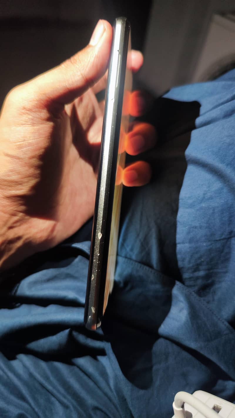 Sharp Aquos R3 5
