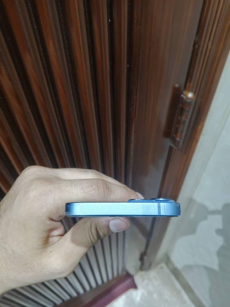 Apple iPhone 13 1