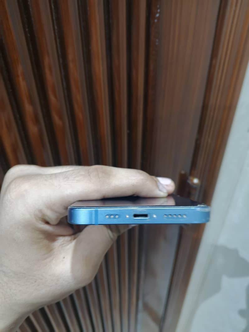 Apple iPhone 13 3