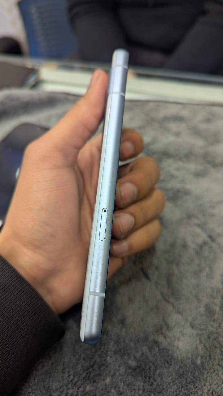 Google Pixel 7a 2