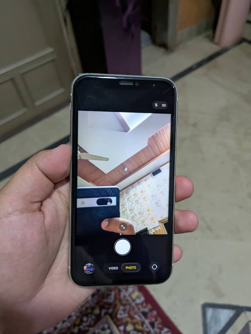 Apple iPhone 11 4