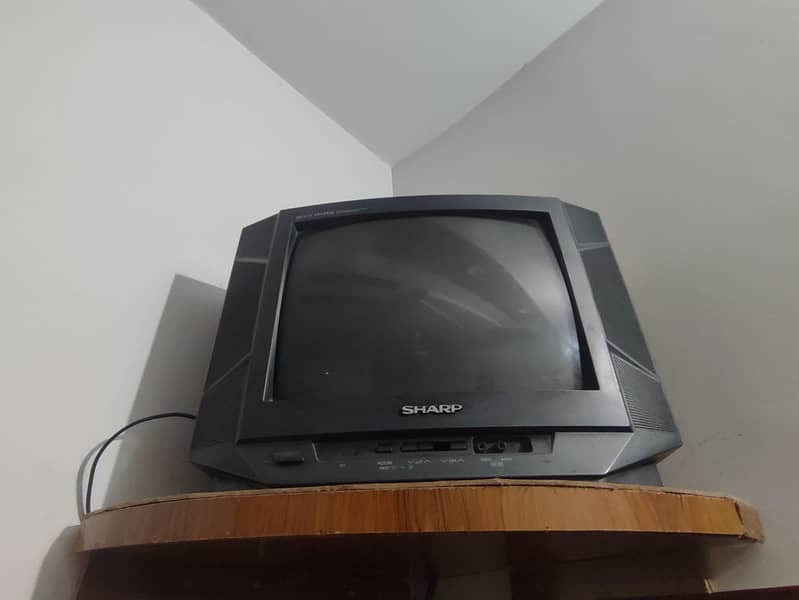 SHARP 14 INCH COLORED TV 0