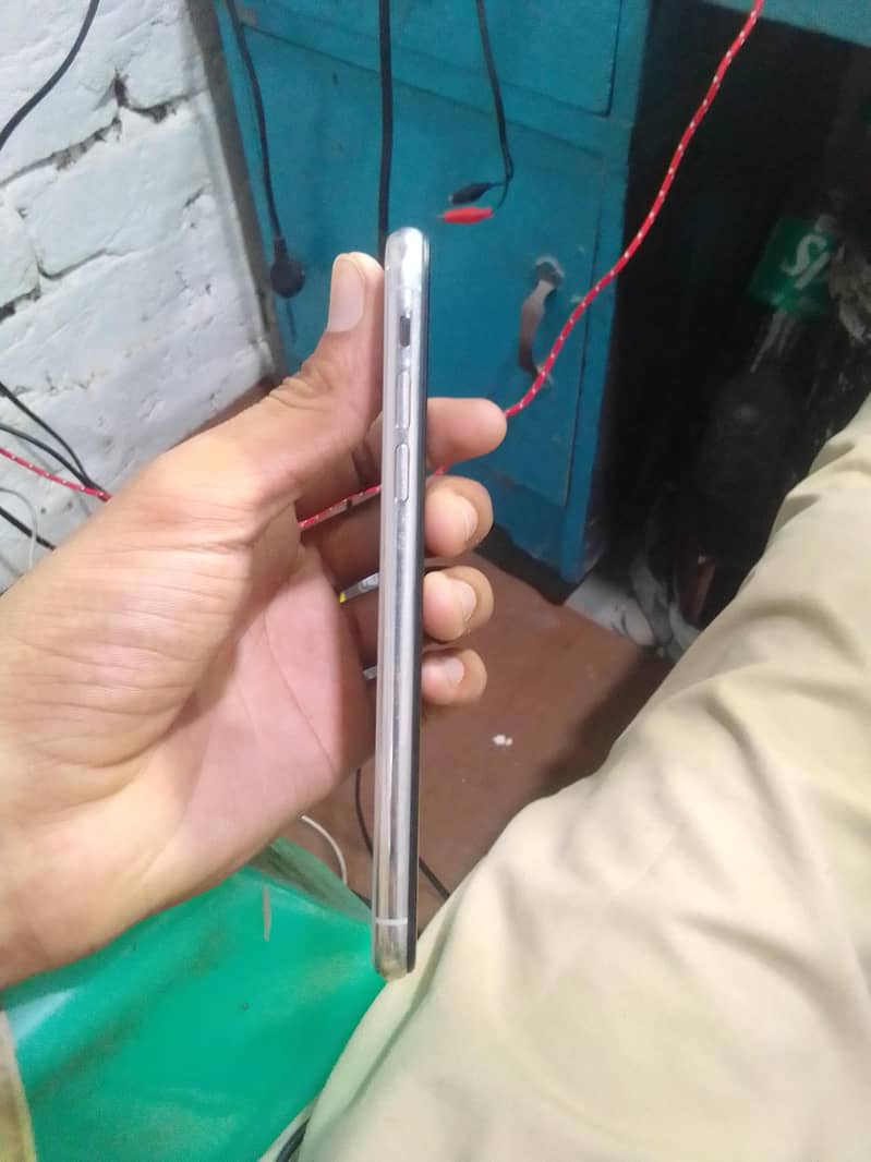 Apple iPhone X 3