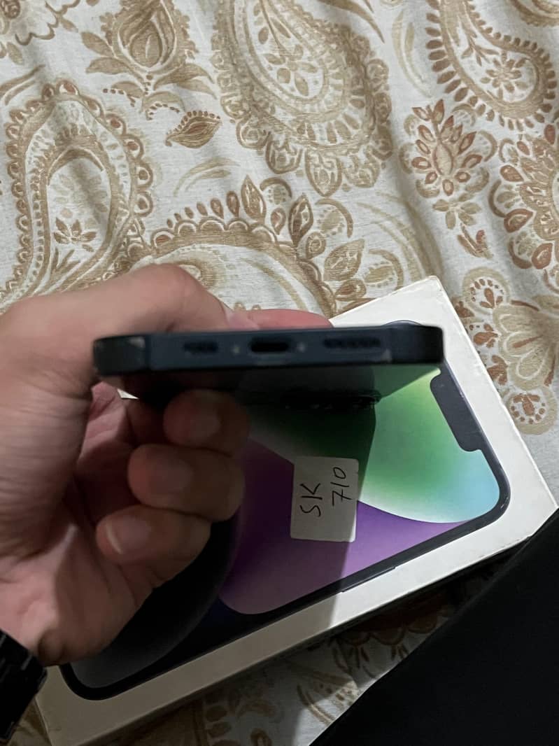 iPhone 14 6