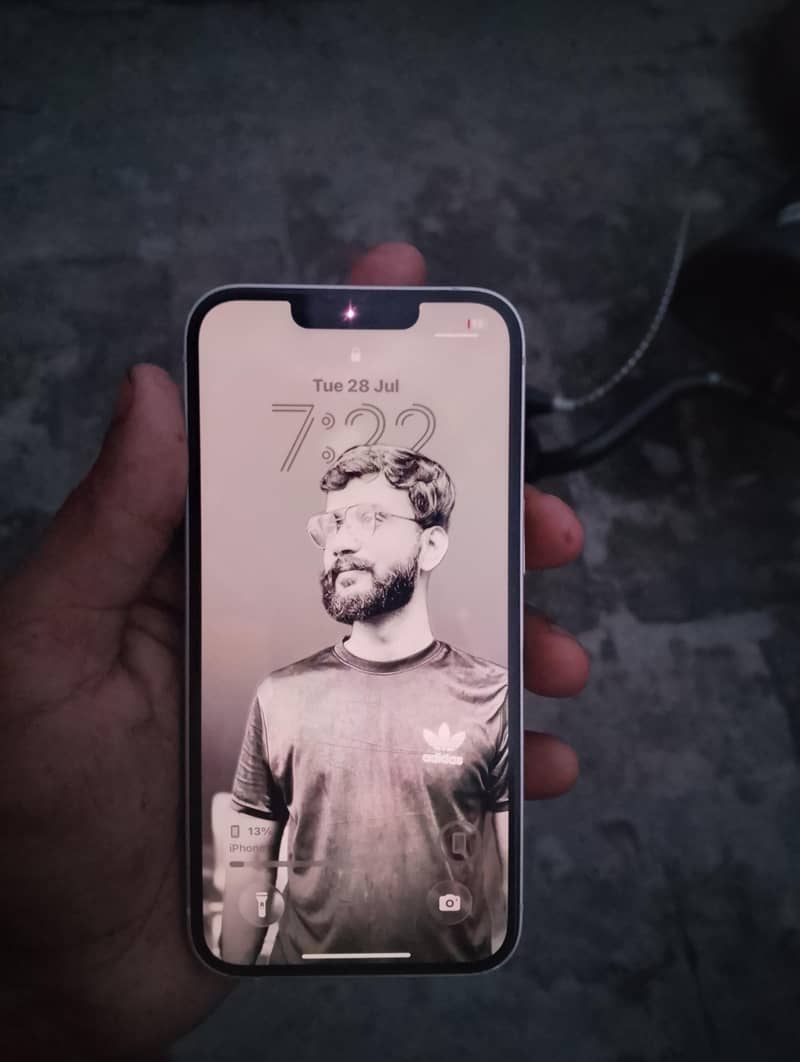 Apple iPhone 13 0