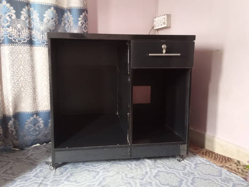 Computer Table 0