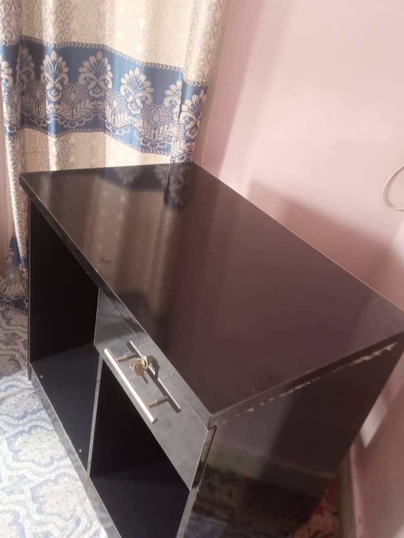 Computer Table 1