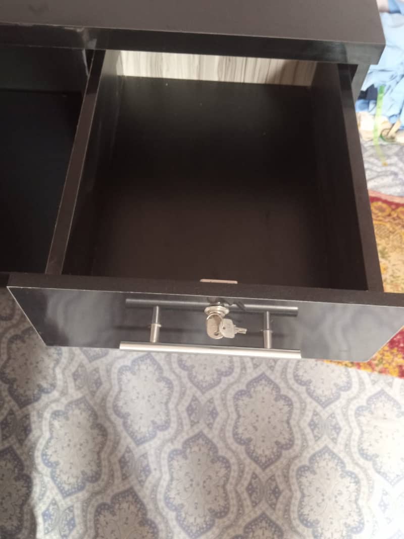Computer Table 3