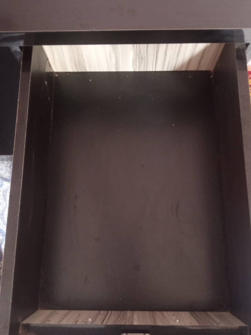 Computer Table 4