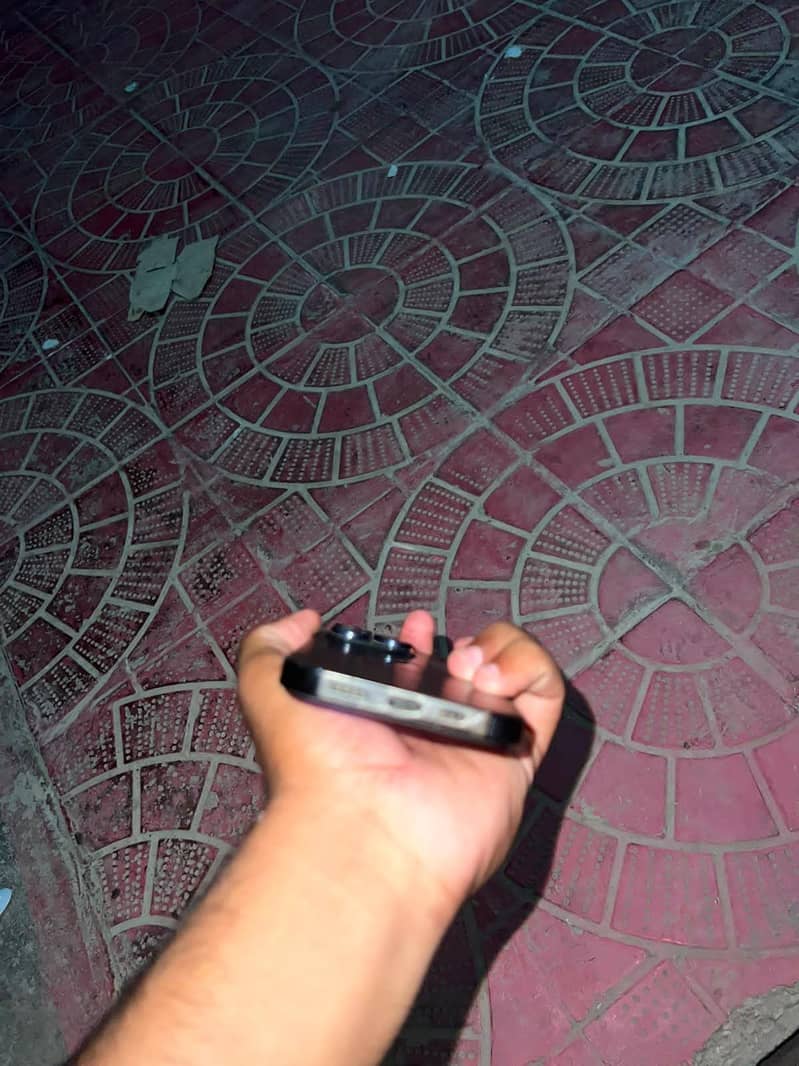 Apple iPhone 14 Pro 2