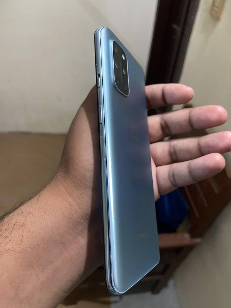 One Plus 8T 6