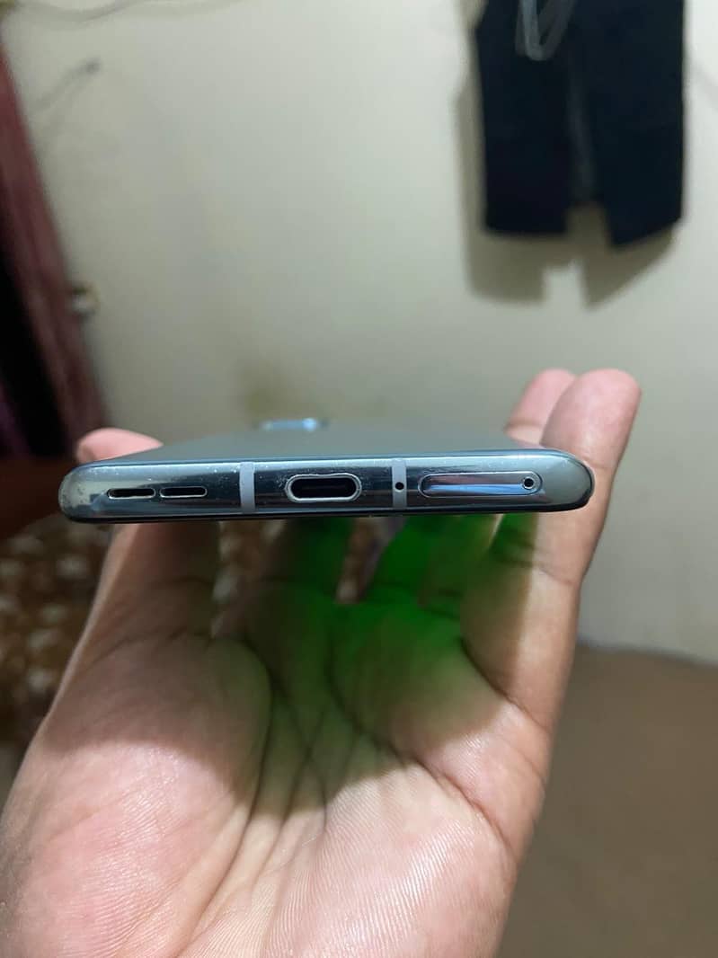 One Plus 8T 8