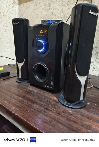 Audionic 7000 speakers