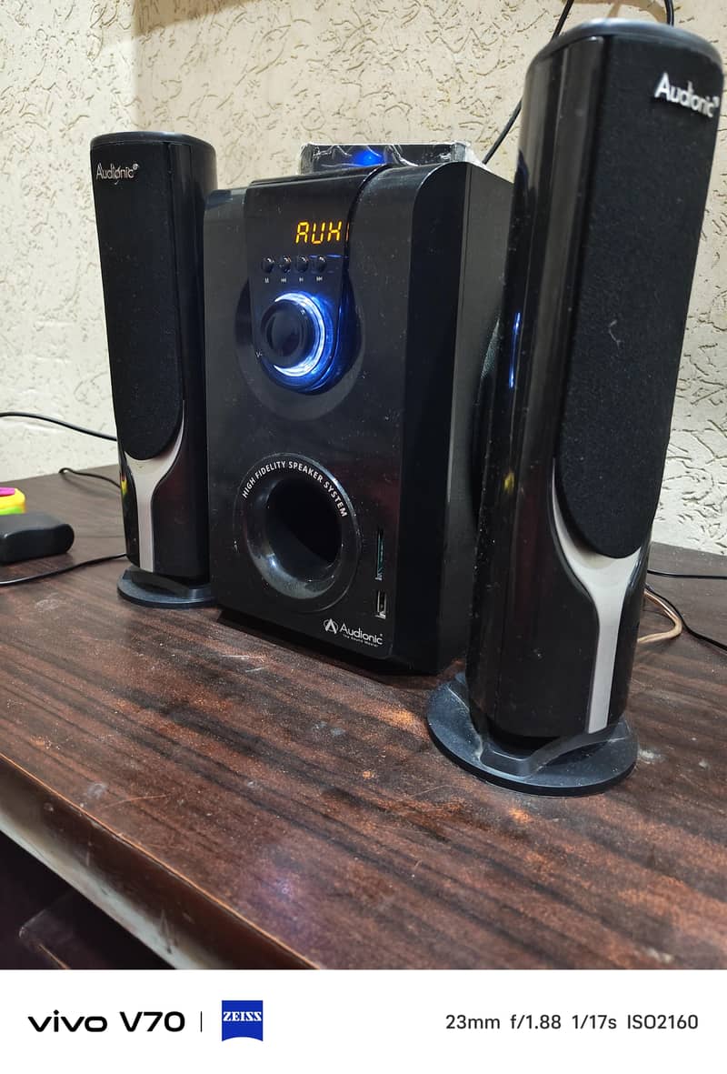 Audionic 7000 speakers 0