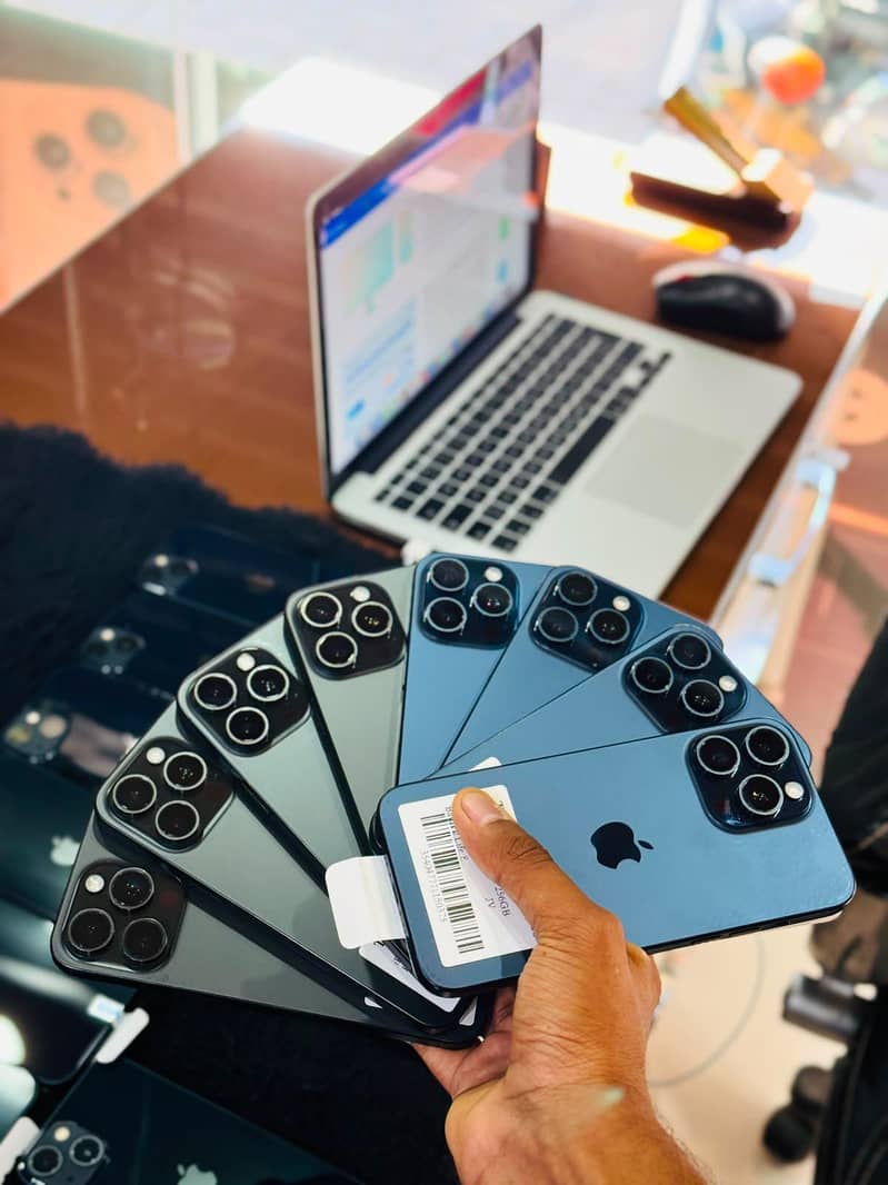Apple iPhone 15 Pro Max 0