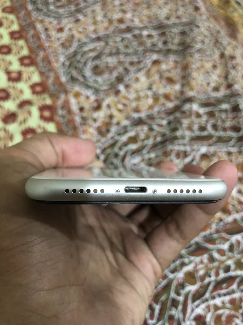 iPhone 11 2
