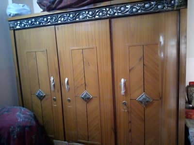 Badami lakri furniture ha