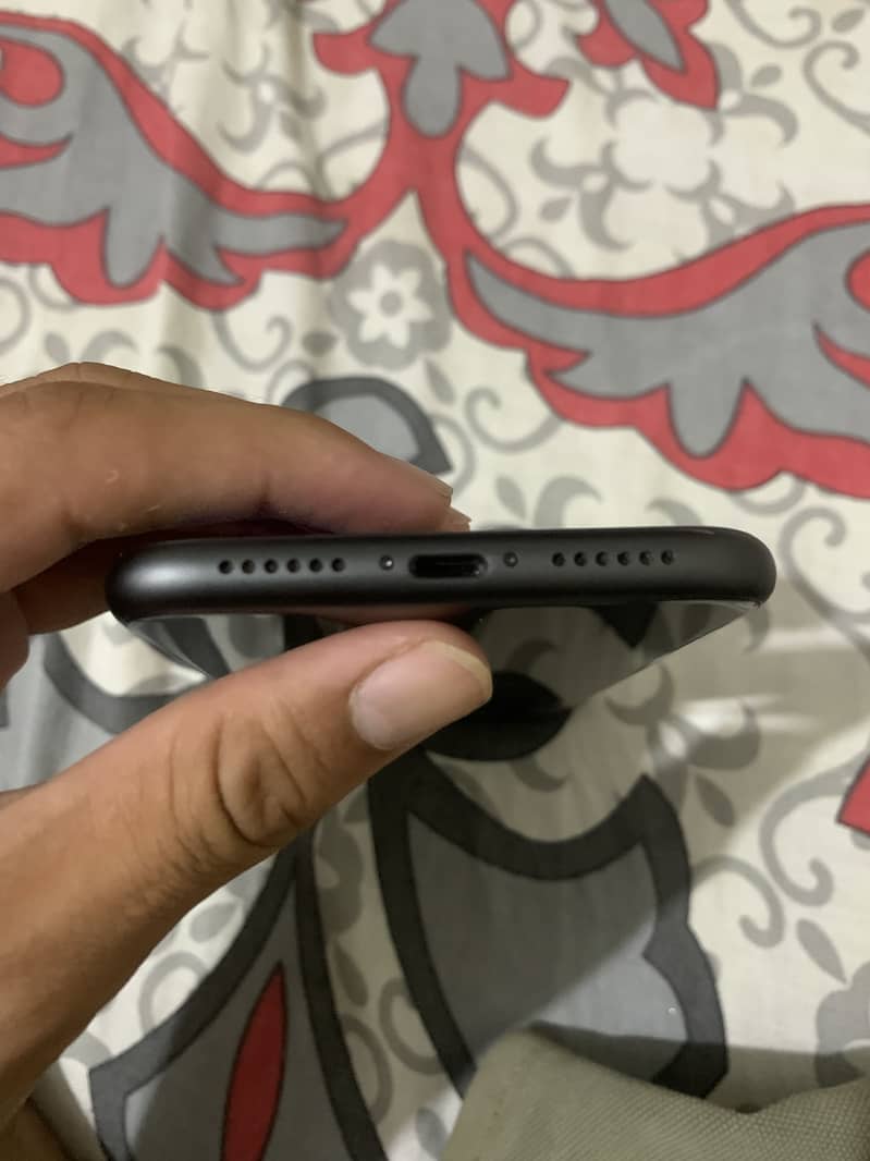 Apple iPhone 11 5