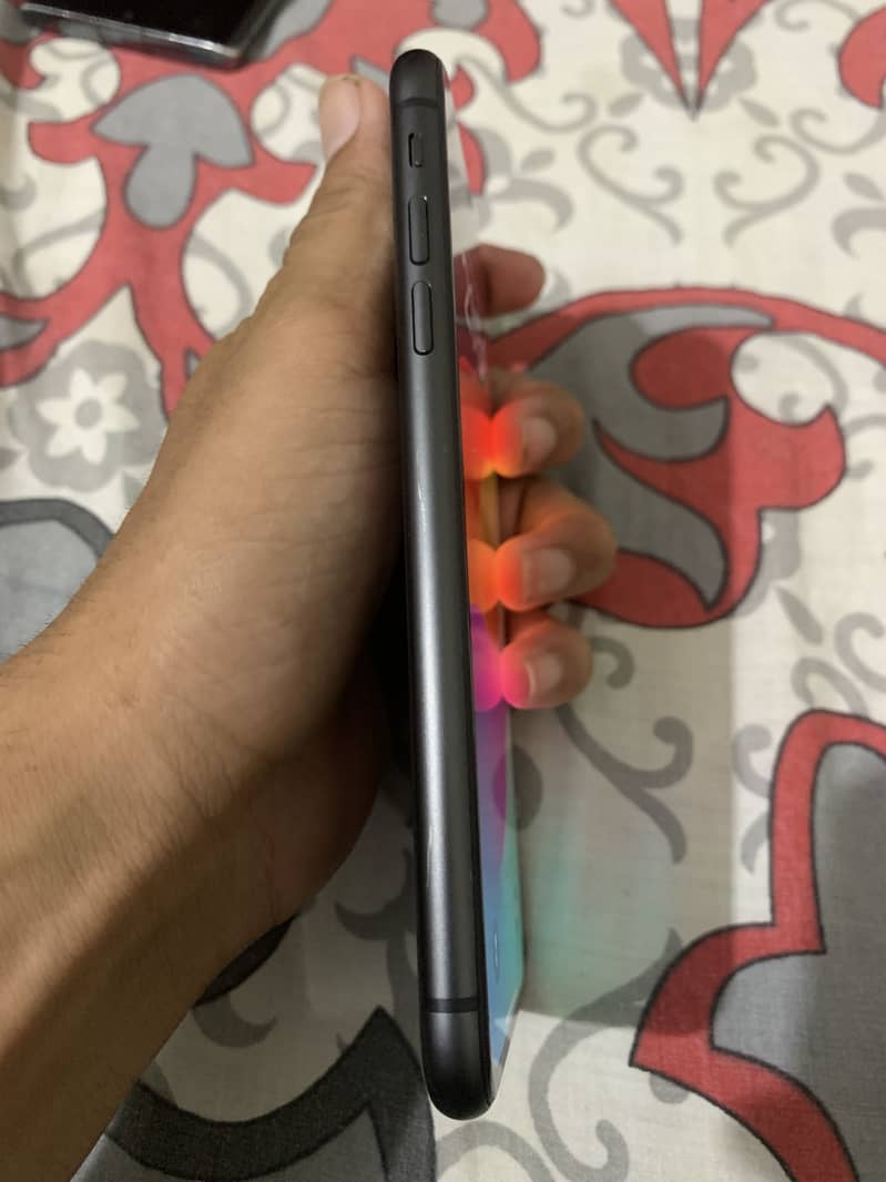 Apple iPhone 11 6